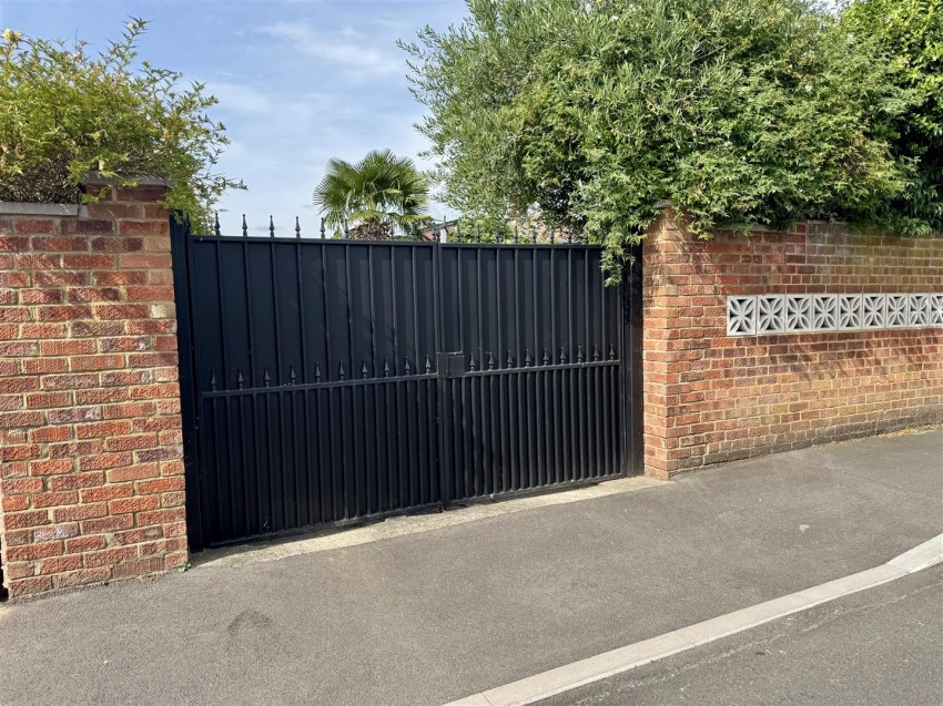 Images for King Harolds Way, Bexleyheath