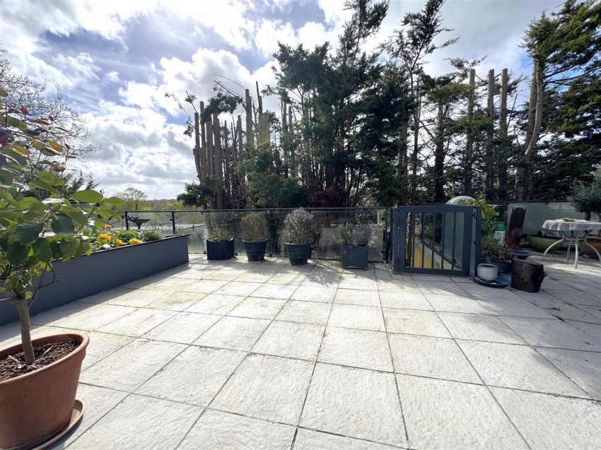 Images for Broom Mead, Bexleyheath