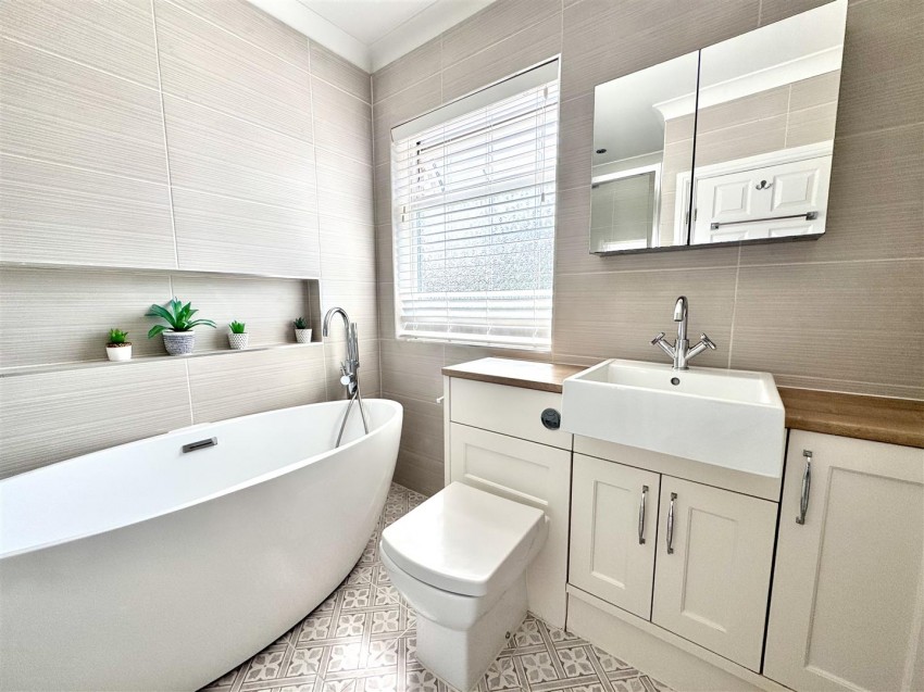 Images for Hythe Avenue, Bexleyheath