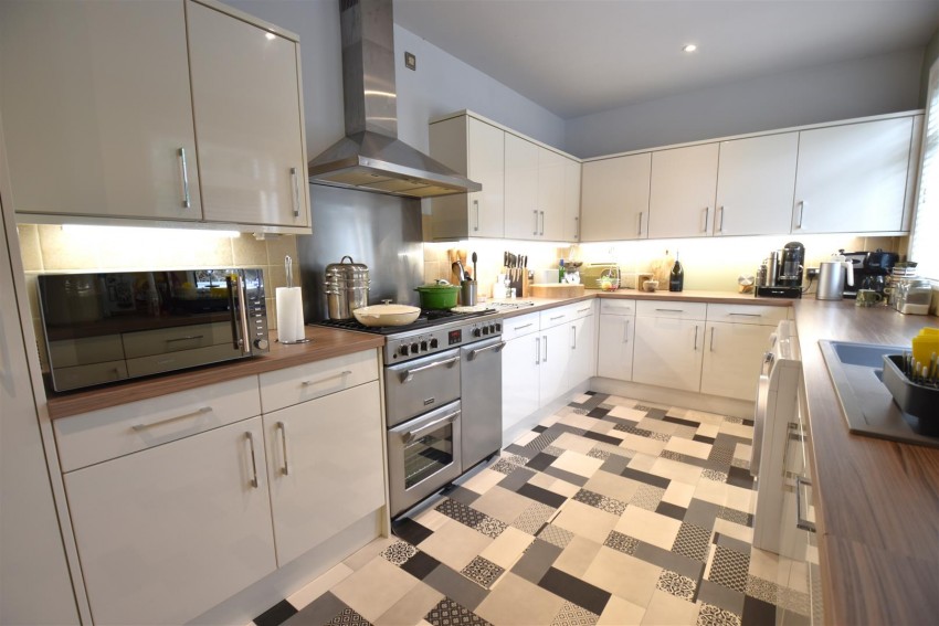 Images for Midfield Avenue, Barnehurst